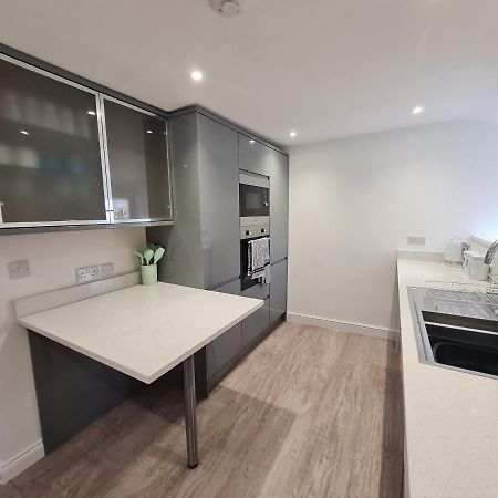 Perfect Location 3 Bed Serviced Apartment With Bike Storage For Bpw. Close To Brecon Beacons 梅瑟蒂德菲尔 外观 照片