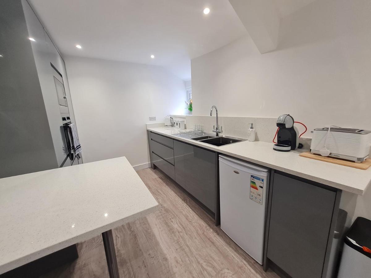 Perfect Location 3 Bed Serviced Apartment With Bike Storage For Bpw. Close To Brecon Beacons 梅瑟蒂德菲尔 外观 照片