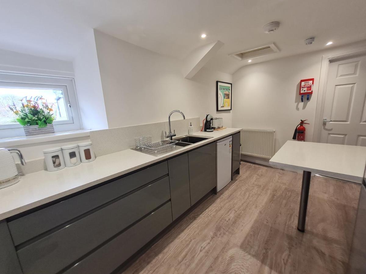 Perfect Location 3 Bed Serviced Apartment With Bike Storage For Bpw. Close To Brecon Beacons 梅瑟蒂德菲尔 外观 照片